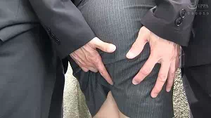 着衣セックス画像_11